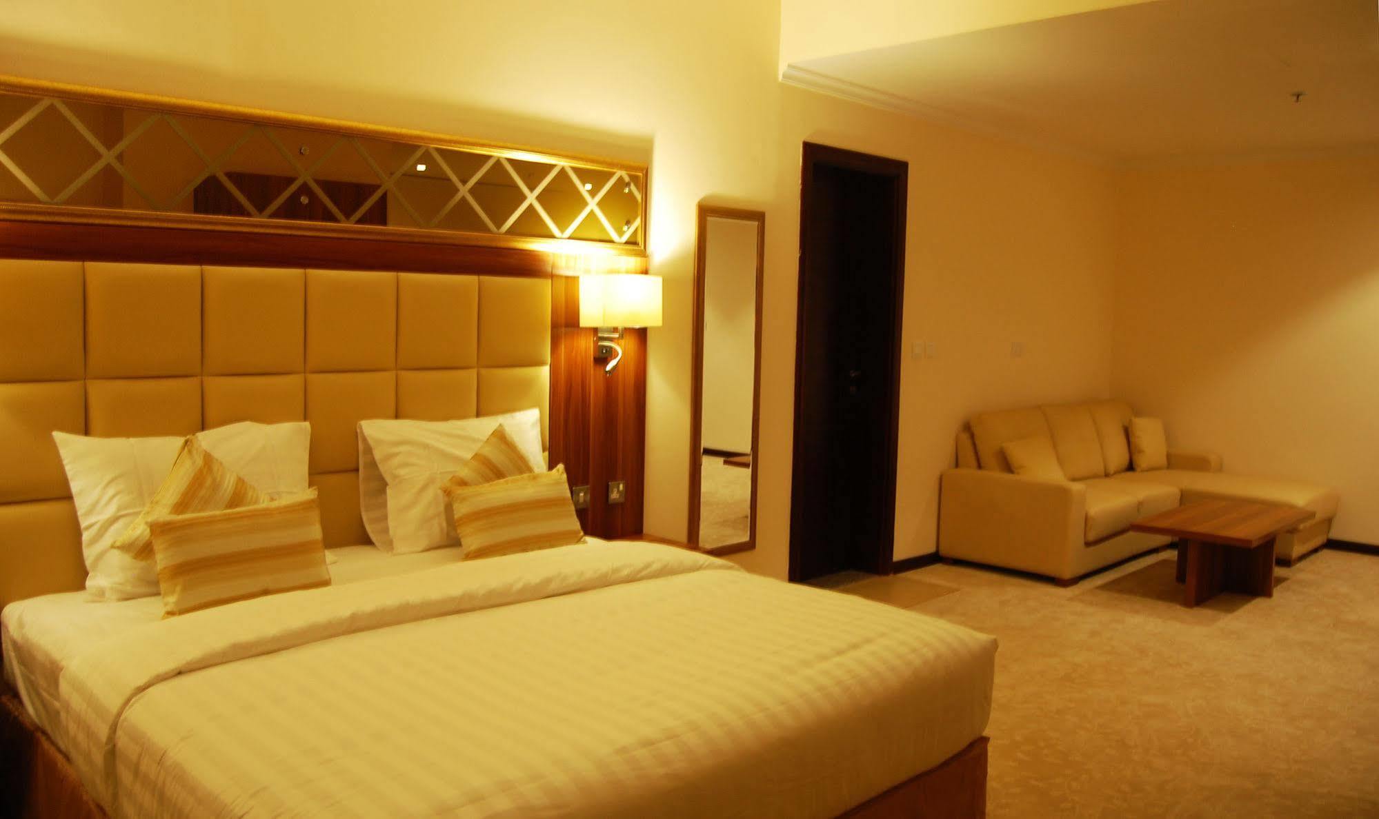 Golden Ocean Hotel Doha Exterior foto